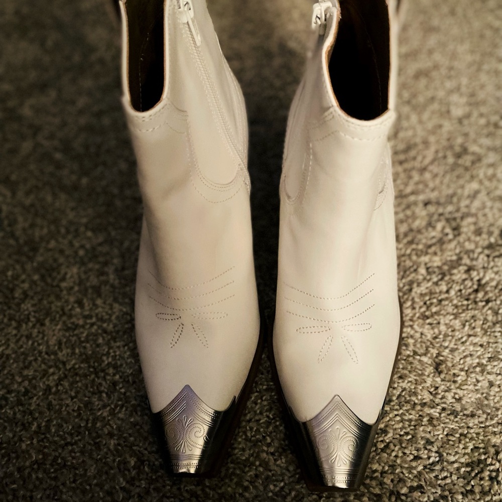 GB White Booties